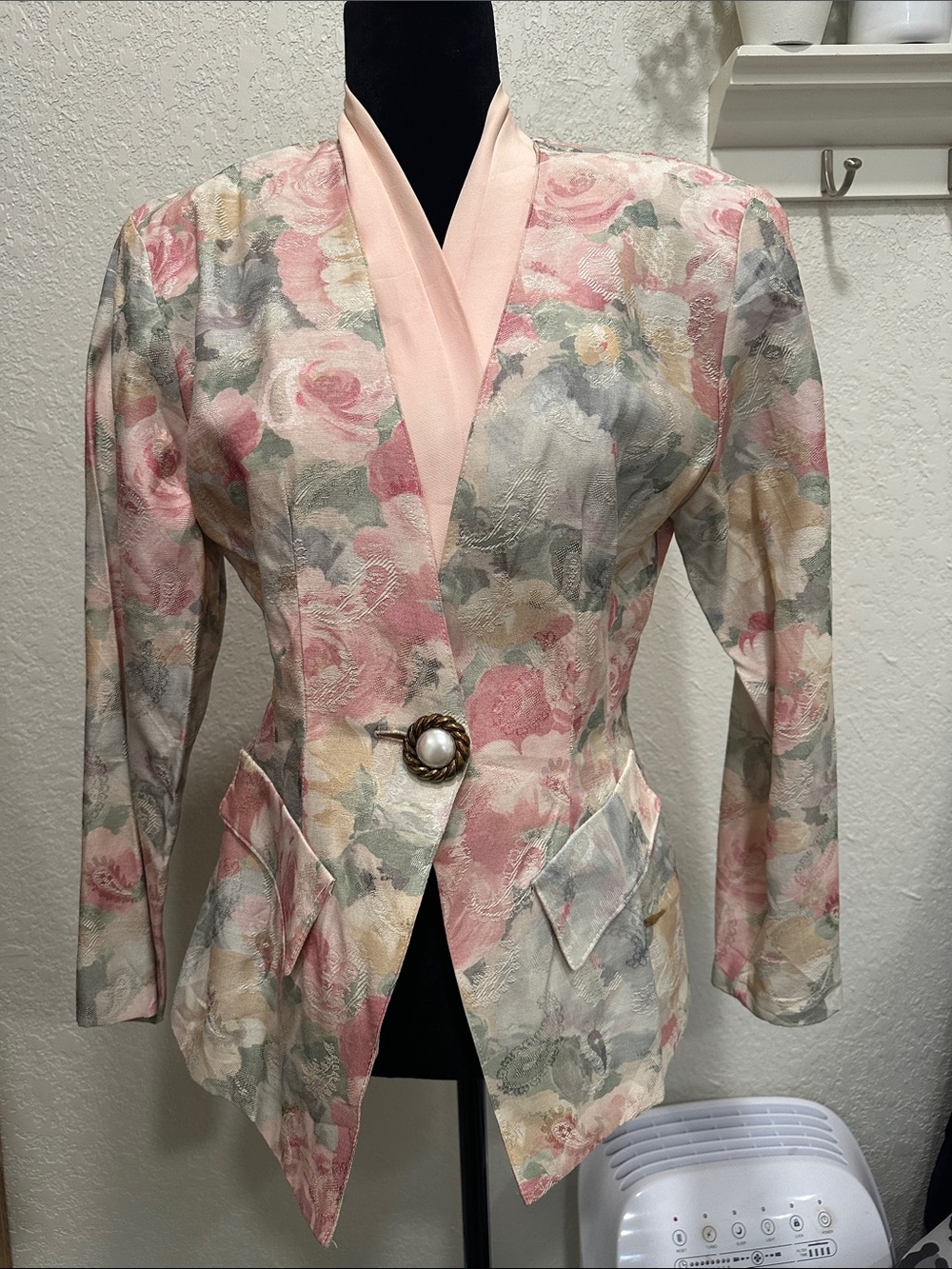 Vintage Women's Floral Pastel Tapestry Blazer Jacket - Pink Multi